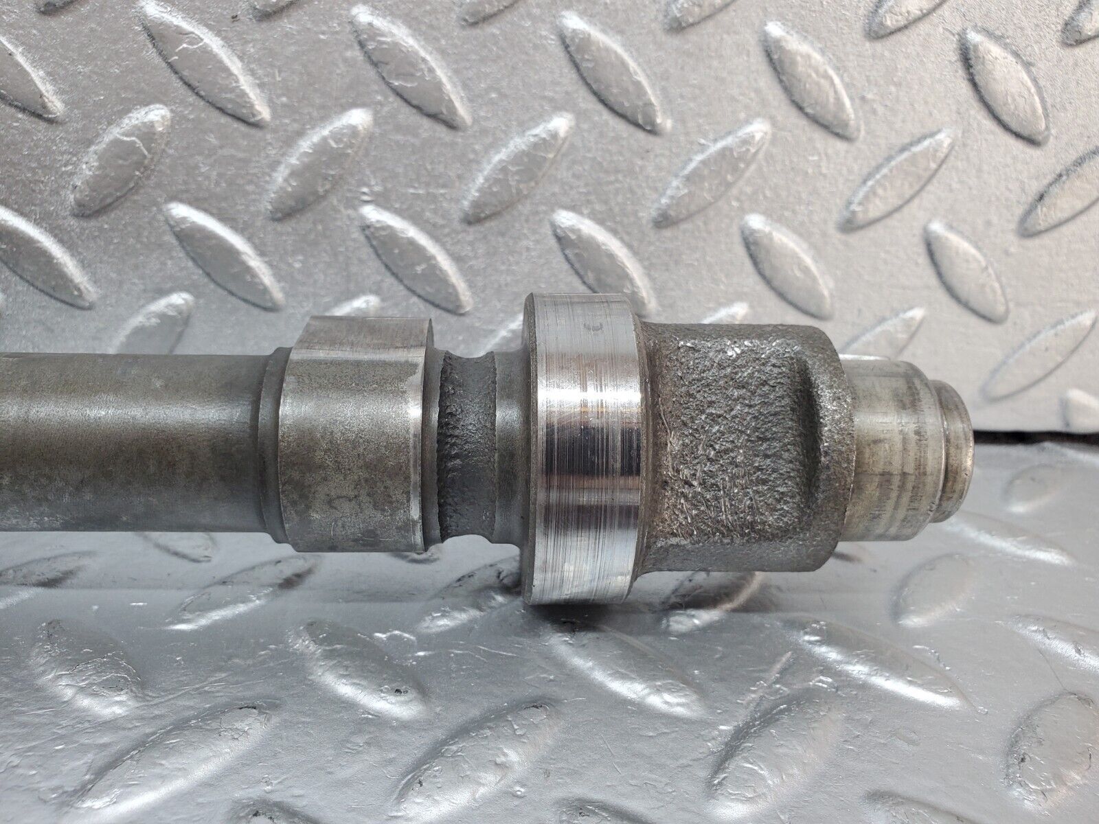 44534 Mercedes-Benz W123 280E Camshaft Exhaust Side 11078