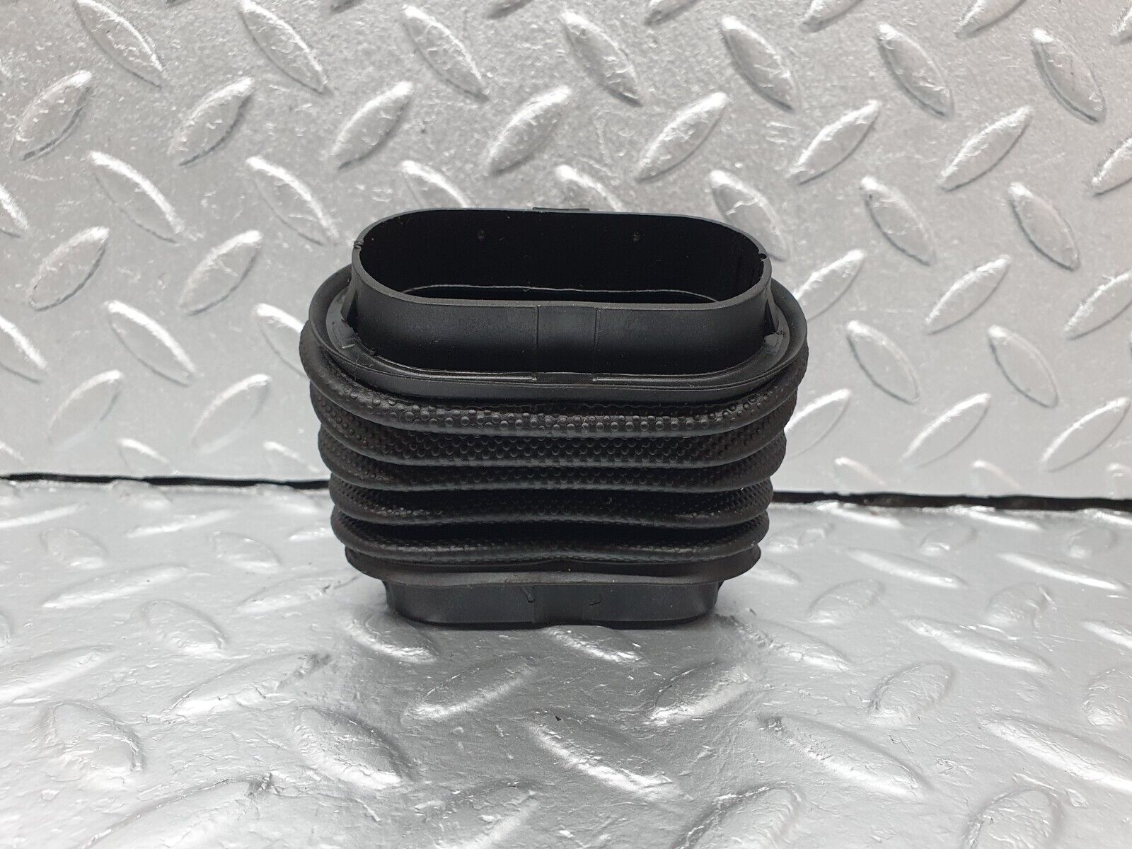 41844 Mercedes-Benz W202 C200 Rear Door Wire Protector Rubber 1408210597