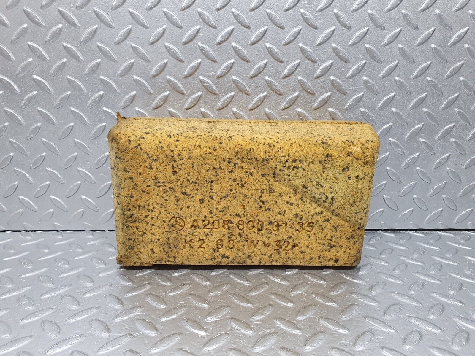 41960 Mercedes-Benz W202 C200 Central Locking Vacuum Pump Housing 2088000135