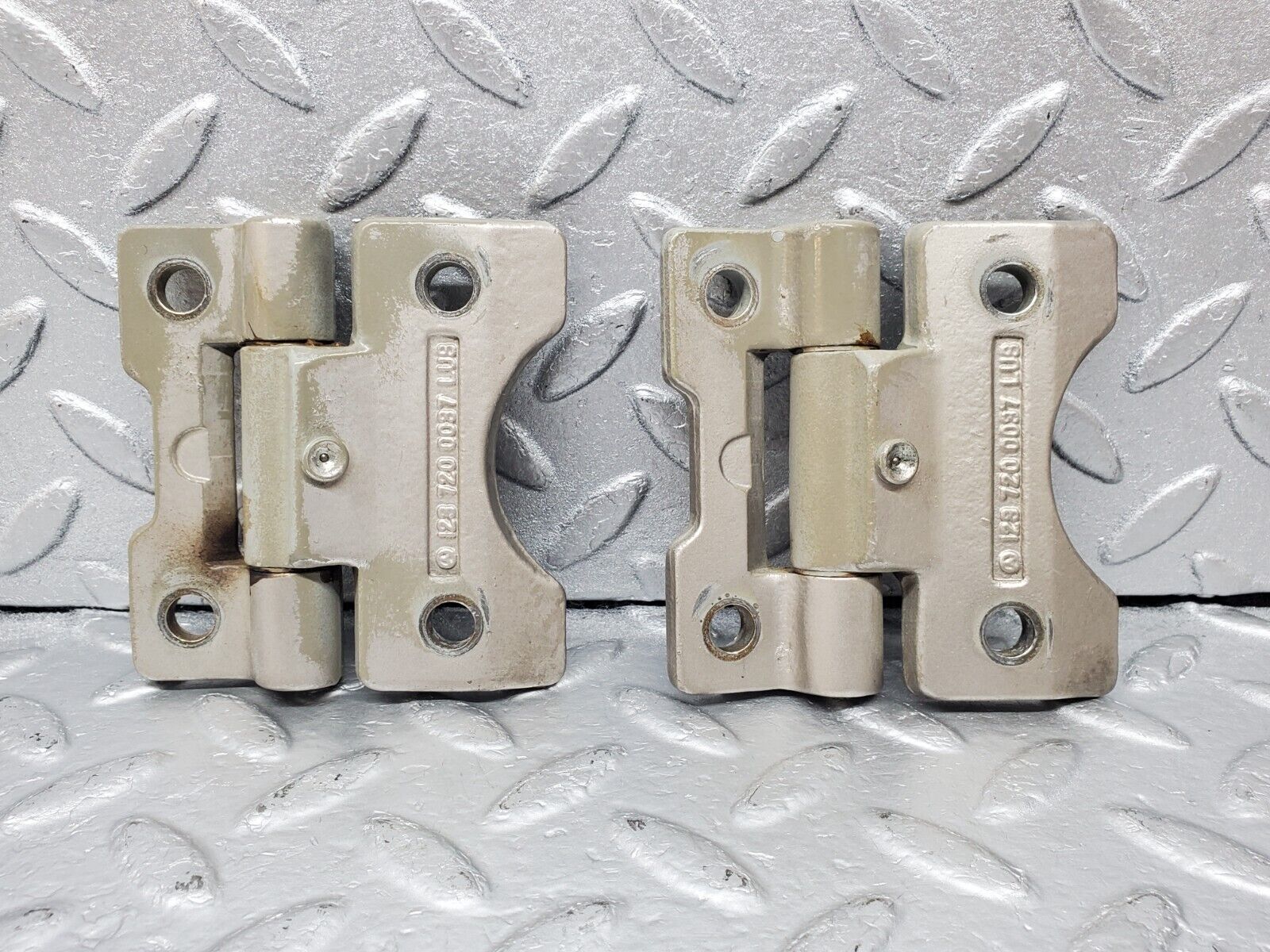 45551 Mercedes-Benz W126 420SE Door Hinge Pair Right Side 1237200037