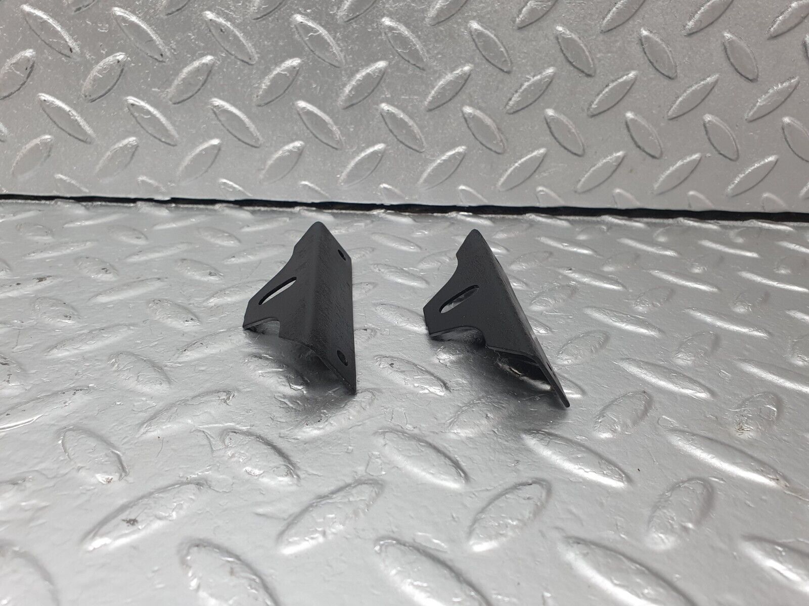 42607 Mercedes-Benz R129 320SL Coupe Air Condition Radiator Fan Bracket 1298350193