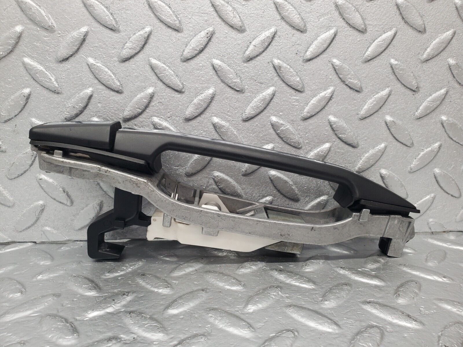 46142 Mercedes-Benz W124 Rear Right Exterior Door Handle