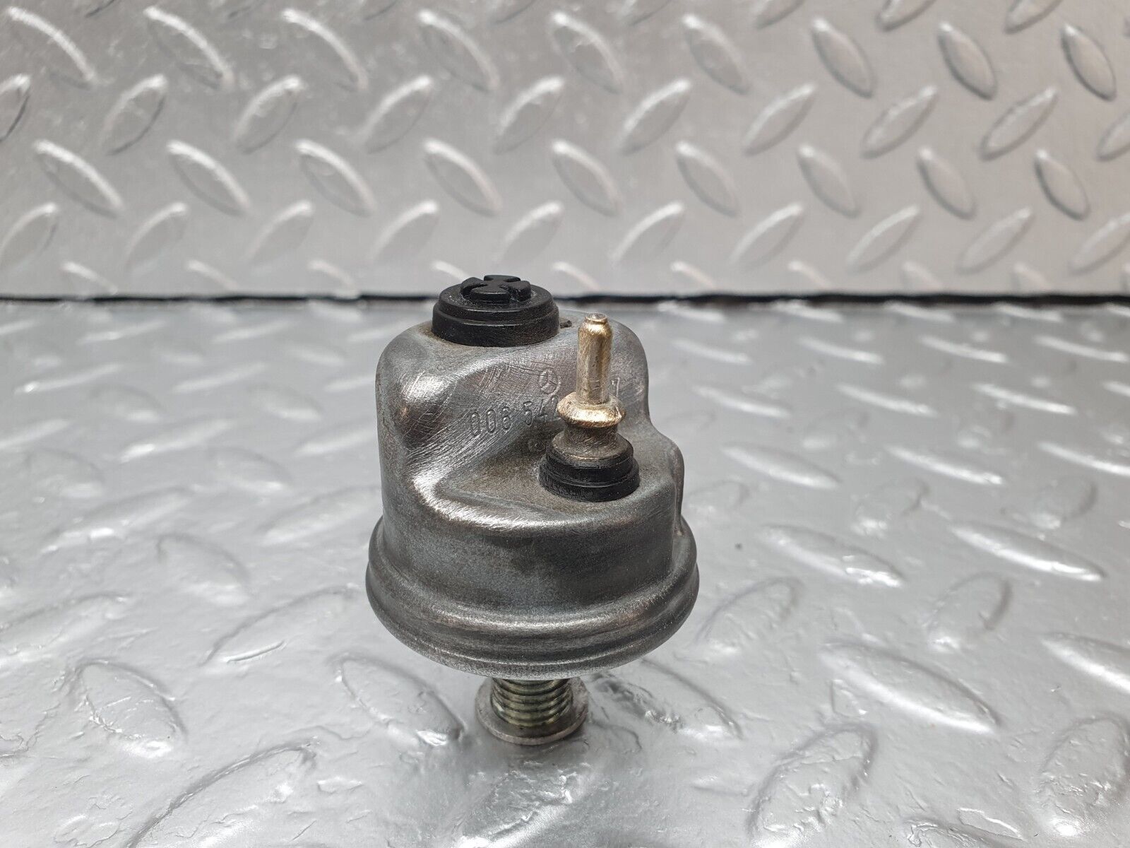 42546 Mercedes-Benz R129 320SL Coupe Oil Pressure Sensor VDO 0065429417