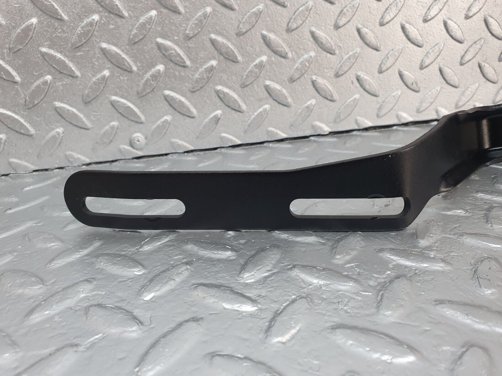 42843 Mercedes-Benz W201 190 2.0L Exhaust Bracket