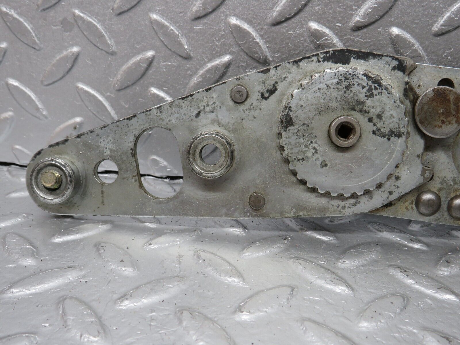 40069 Mercedes-Benz R107 350SL Front Left Seat Hinge 0009109185