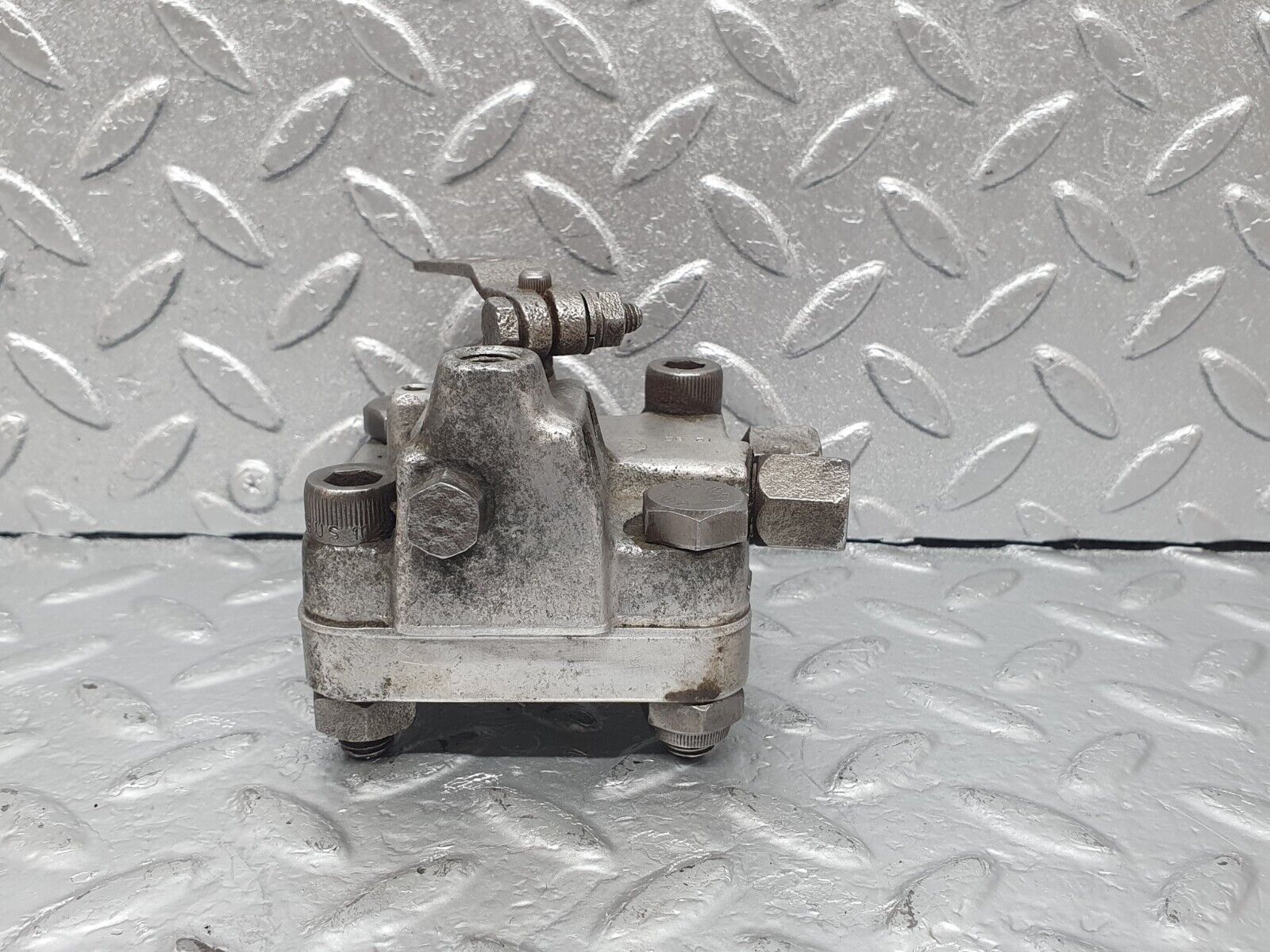 43649 Mercedes-Benz C126 380SEC Coupe Suspension Levelling Valve 1153280521