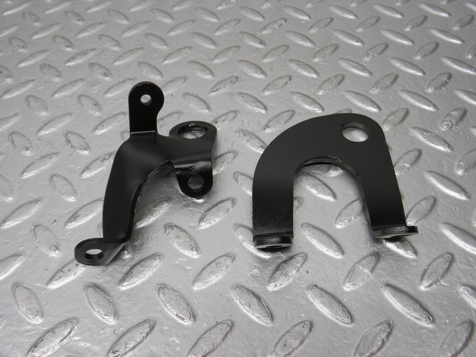 33063 Mercedes-Benz C107 R107 350 V8 Engine Lifting Eyes Hooks