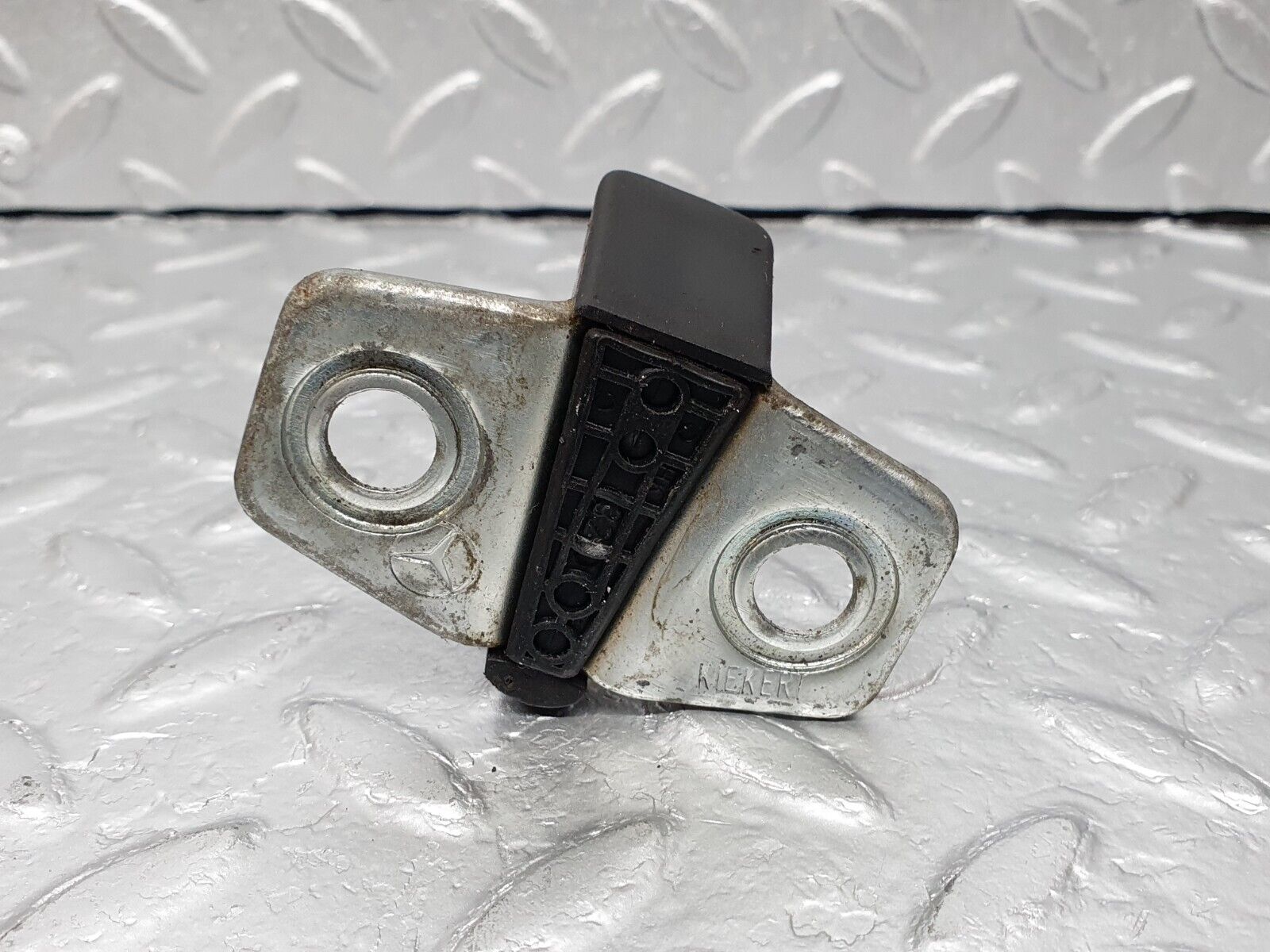 41692 Mercedes-Benz W124 200E Door Lock Latch