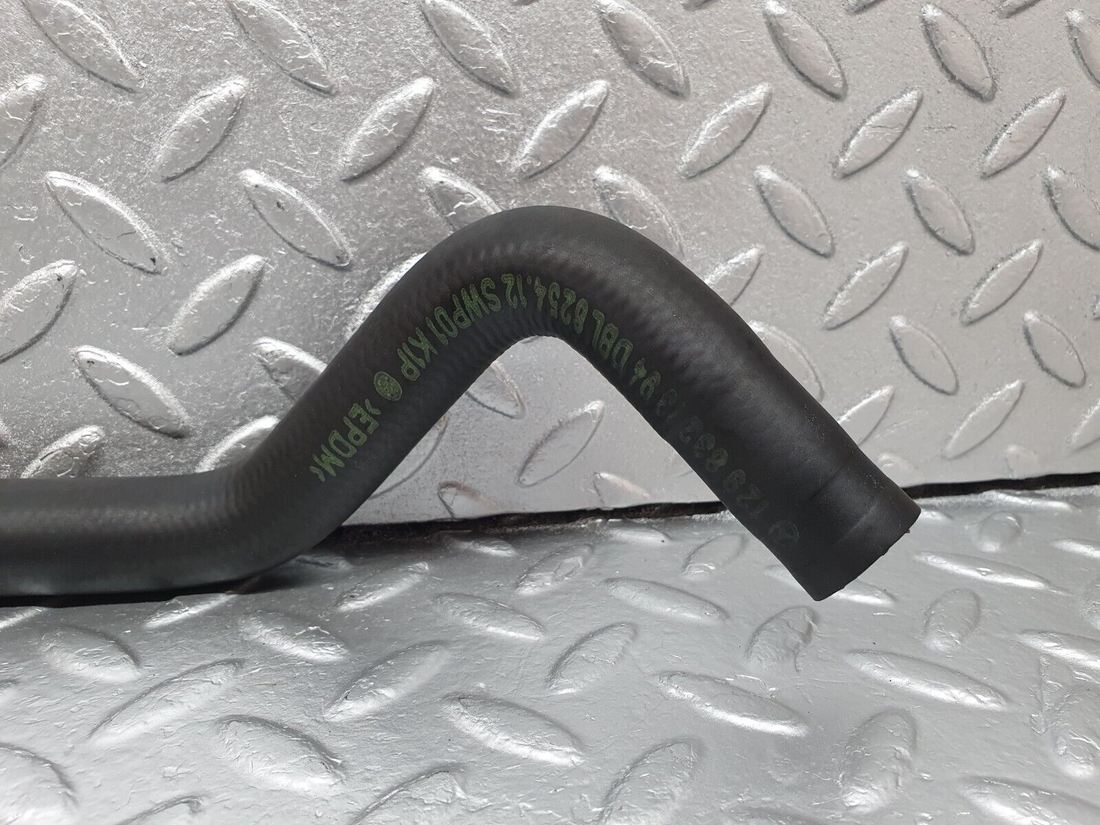 42554 Mercedes-Benz R129 320SL Coupe Coolant Hose Pipe 1298321394