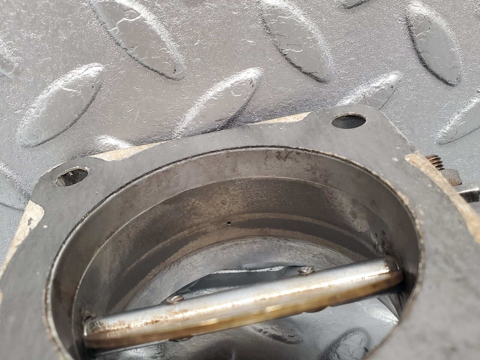 46717 Mercedes-Benz W123 280E Throttle Body Valve