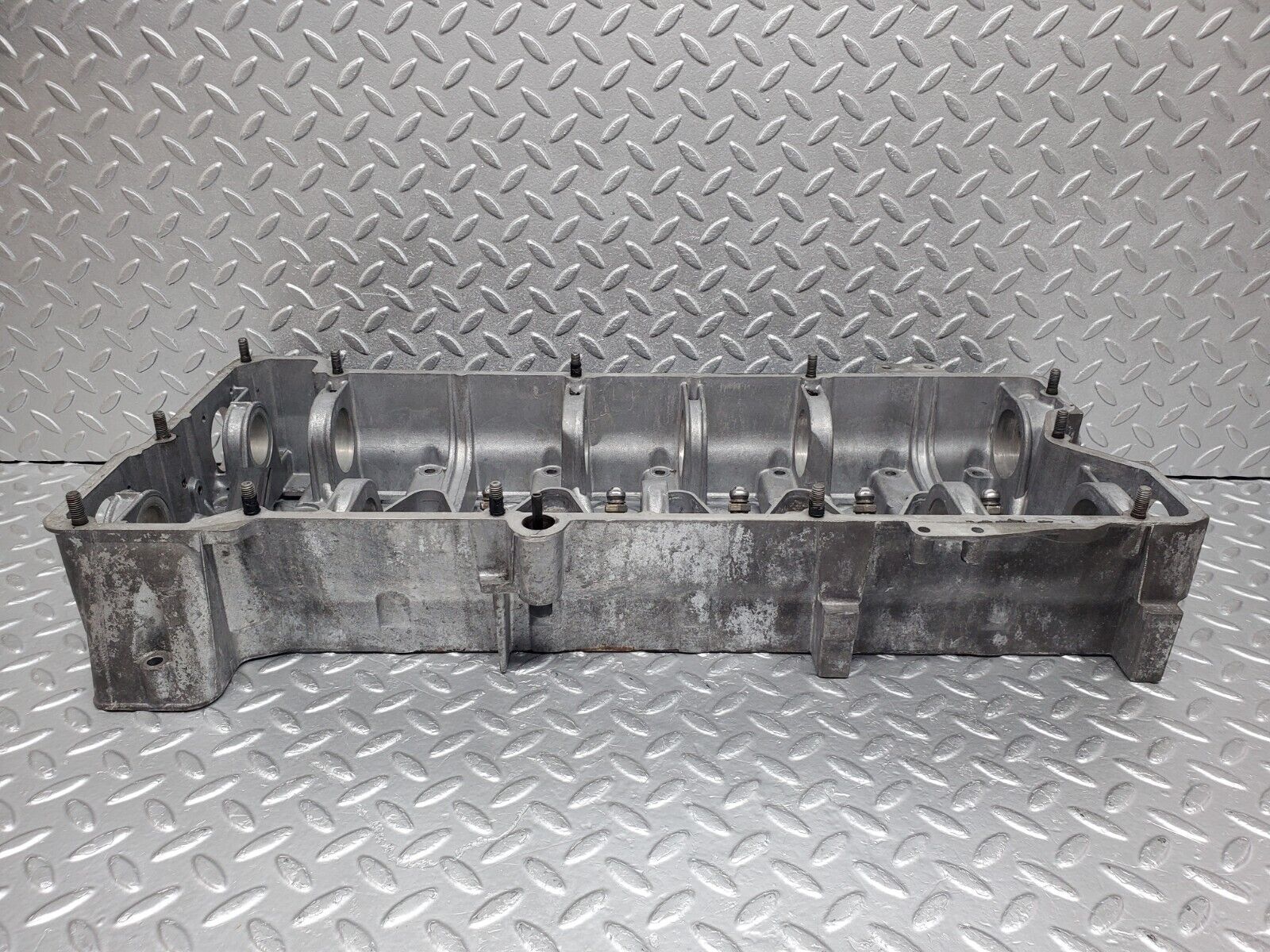 45436 Mercedes-Benz 280E M110.988 Camshaft Bearing Casing 1100163304