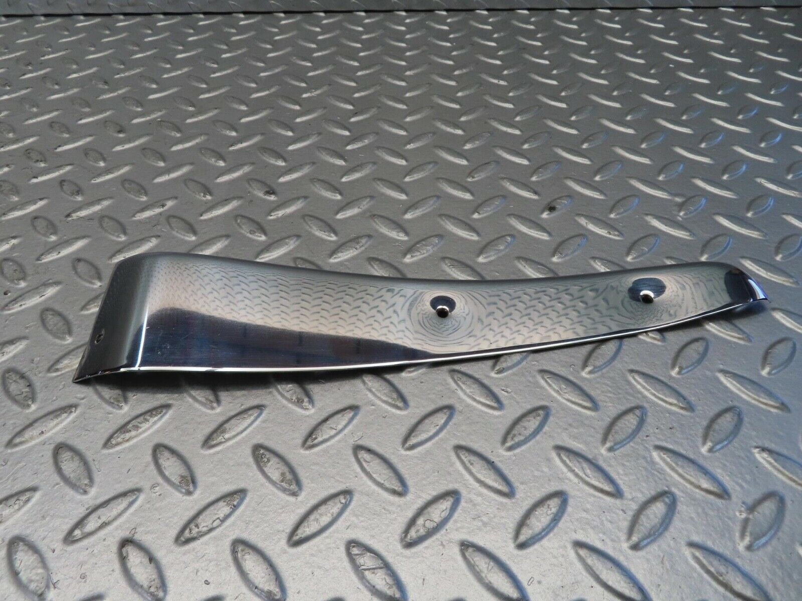 11657 Mercedes-Benz R107 450SL Left Door Chrome Cover