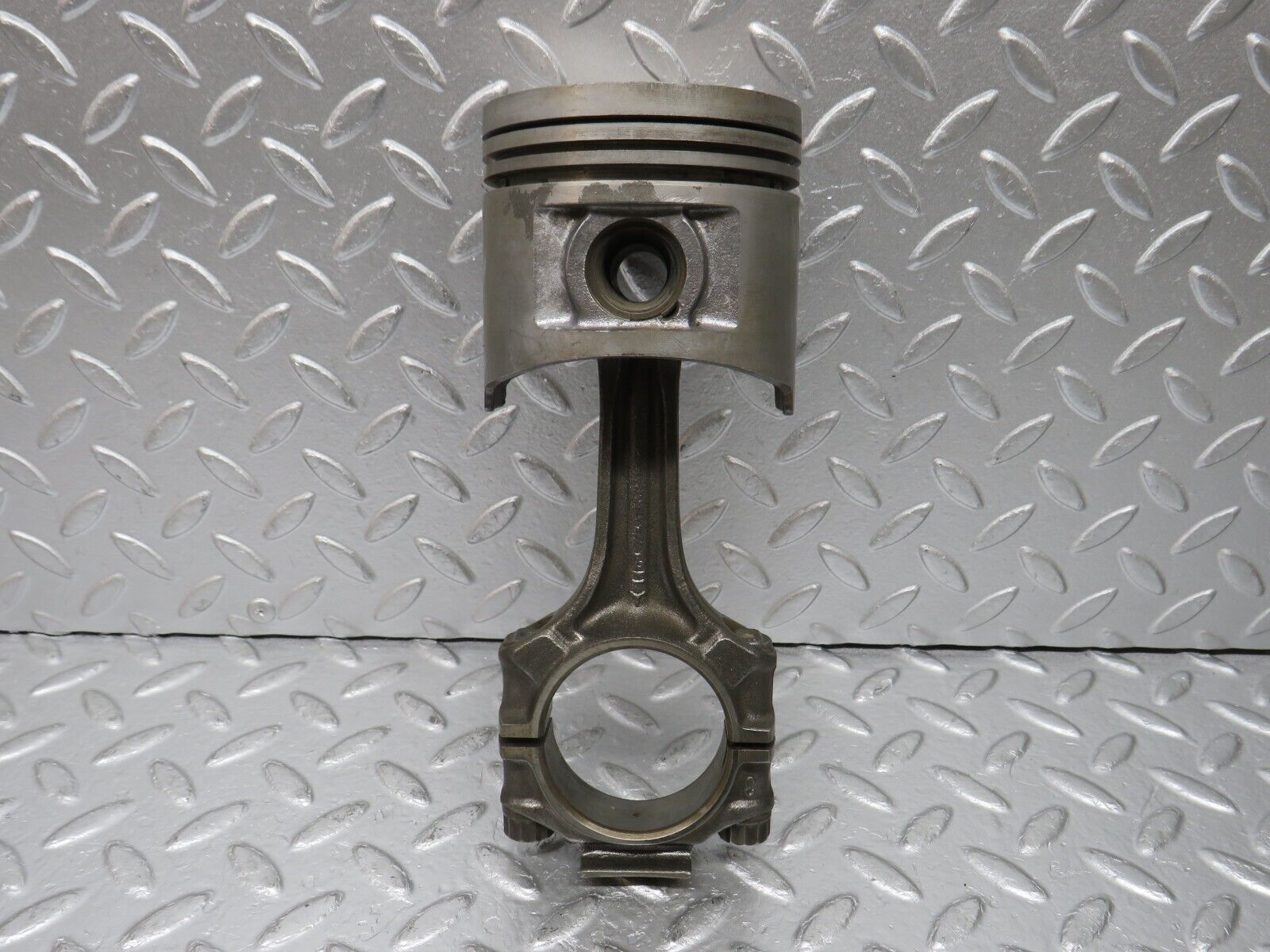 32771 Mercedes-Benz C107 R107 350 V8 Piston With Connecting Rod 92mm 11607