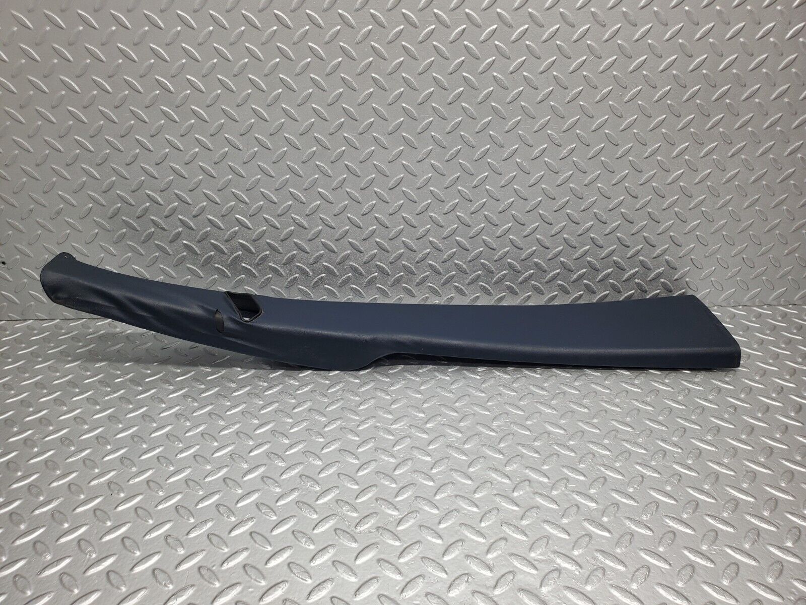 46008 Mercedes-Benz V123 240D LWB B Pillar Cover Blue Left