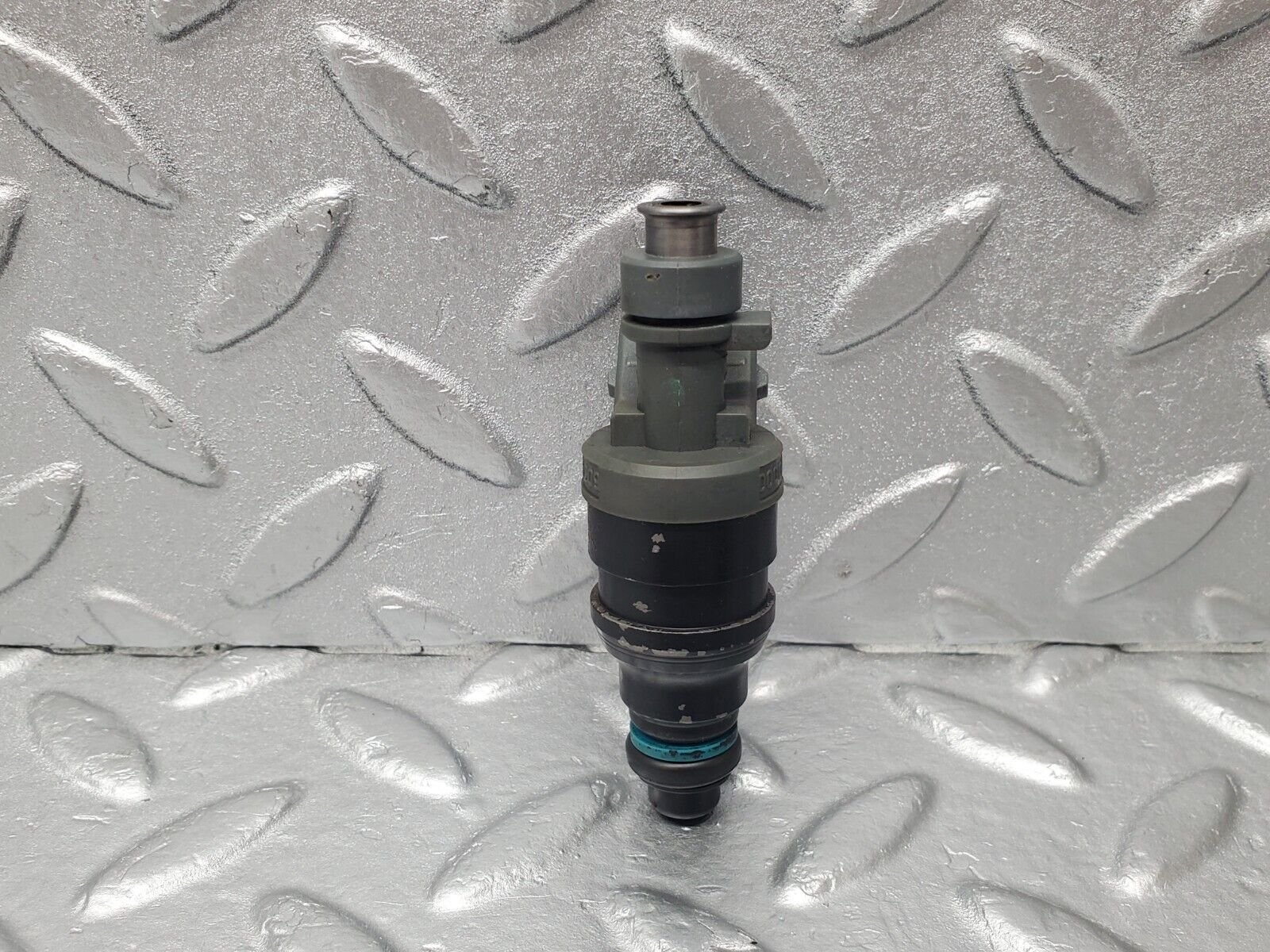 46240 Mercedes-Benz W124 280E Fuel Injector Bosch 0280155209 0000787323