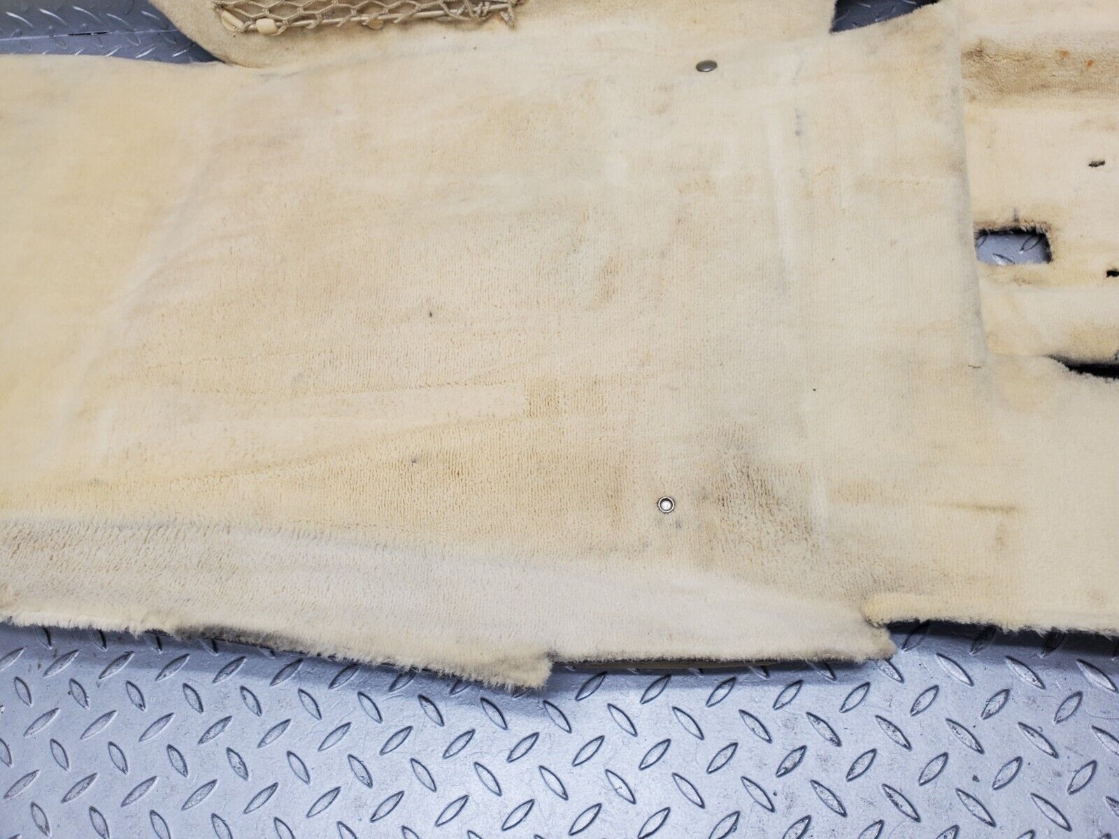 46983 Mercedes-Benz R129 320SL Coupe Front Left Floor Carpet Beige 1296801340