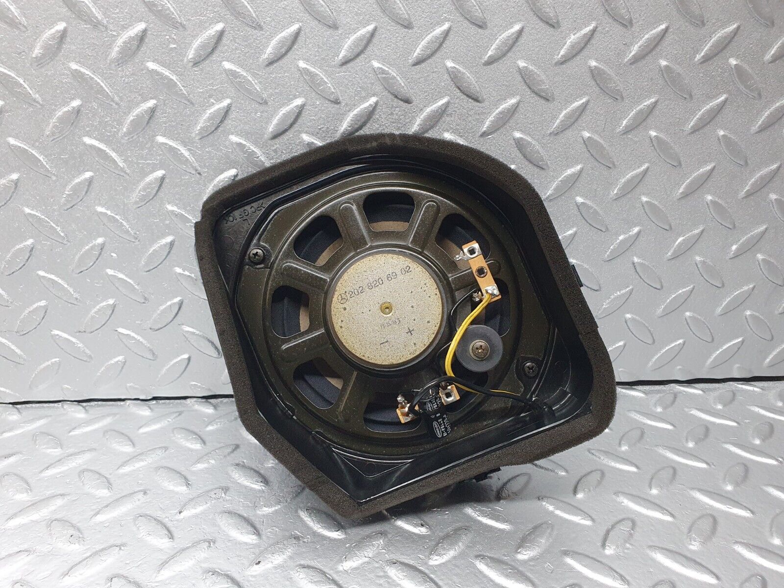 41789 Mercedes-Benz W202 C200 Front Door Loudspeaker Left 2028206902