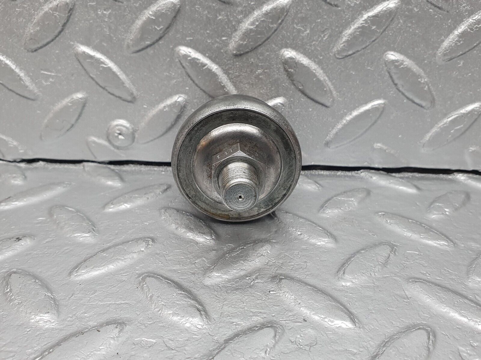 41662 Mercedes-Benz W124 200E Oil Pressure Sensor VDO