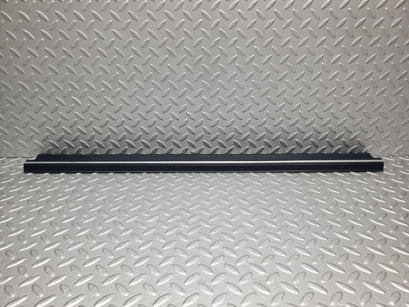 46007 Mercedes-Benz V123 240D LWB Rear Door Sill Trim Blue