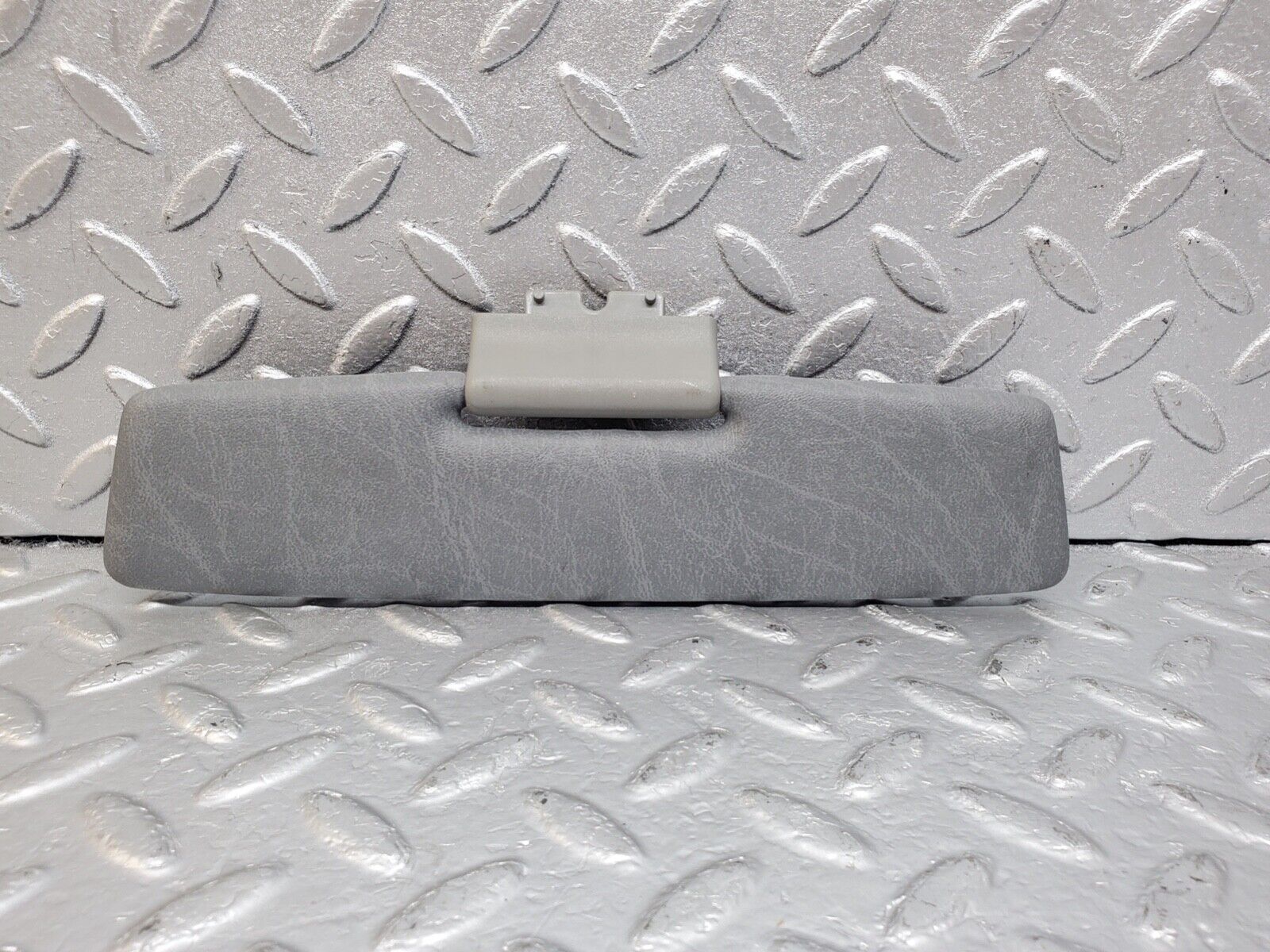 44625 Mercedes-Benz W124 220E Middle Sun Visor Grey