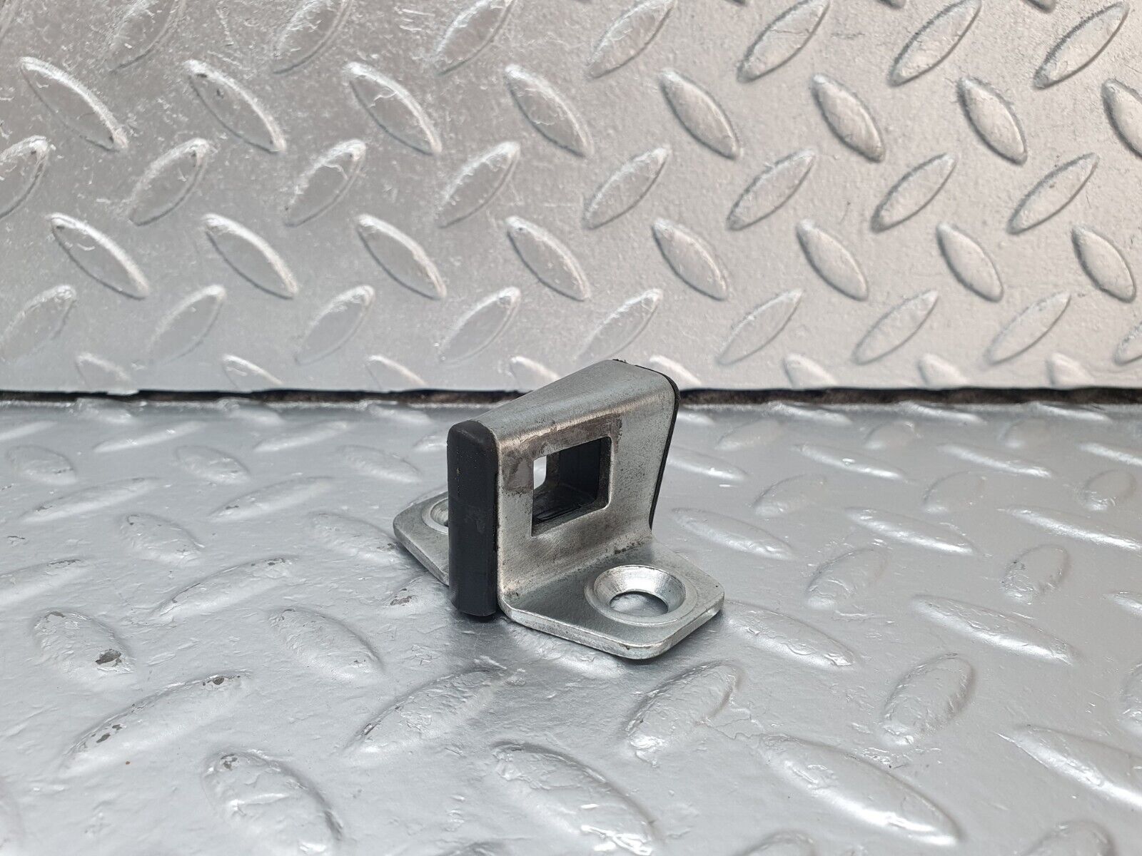 42890 Mercedes-Benz W201 190 2.0L Door Lock Latch