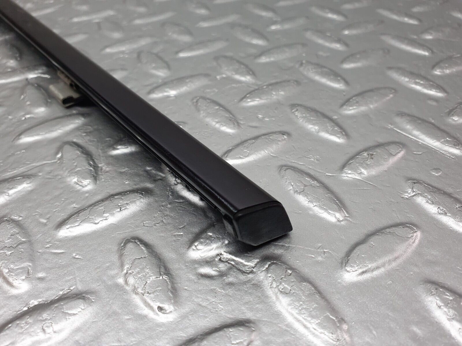 42107 Mercedes-Benz W202 C200 Front Left Door Moulding Trim