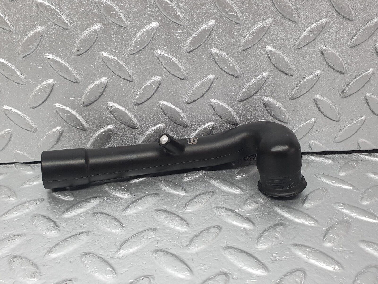 43666 Mercedes-Benz C126 380SEC Coupe Crankcase Breather Hose Pipe 1160940791