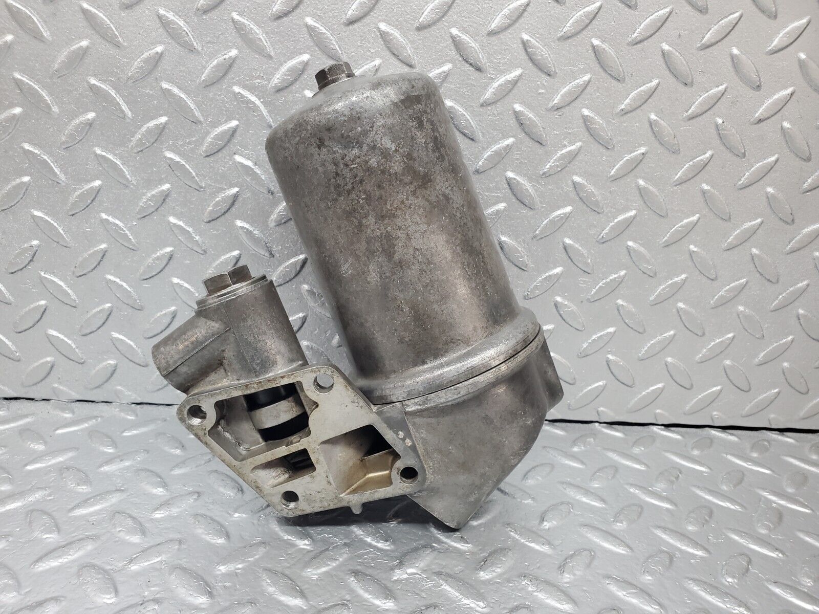 44482 Mercedes-Benz W123 280E Oil Filter Housing 1101802611