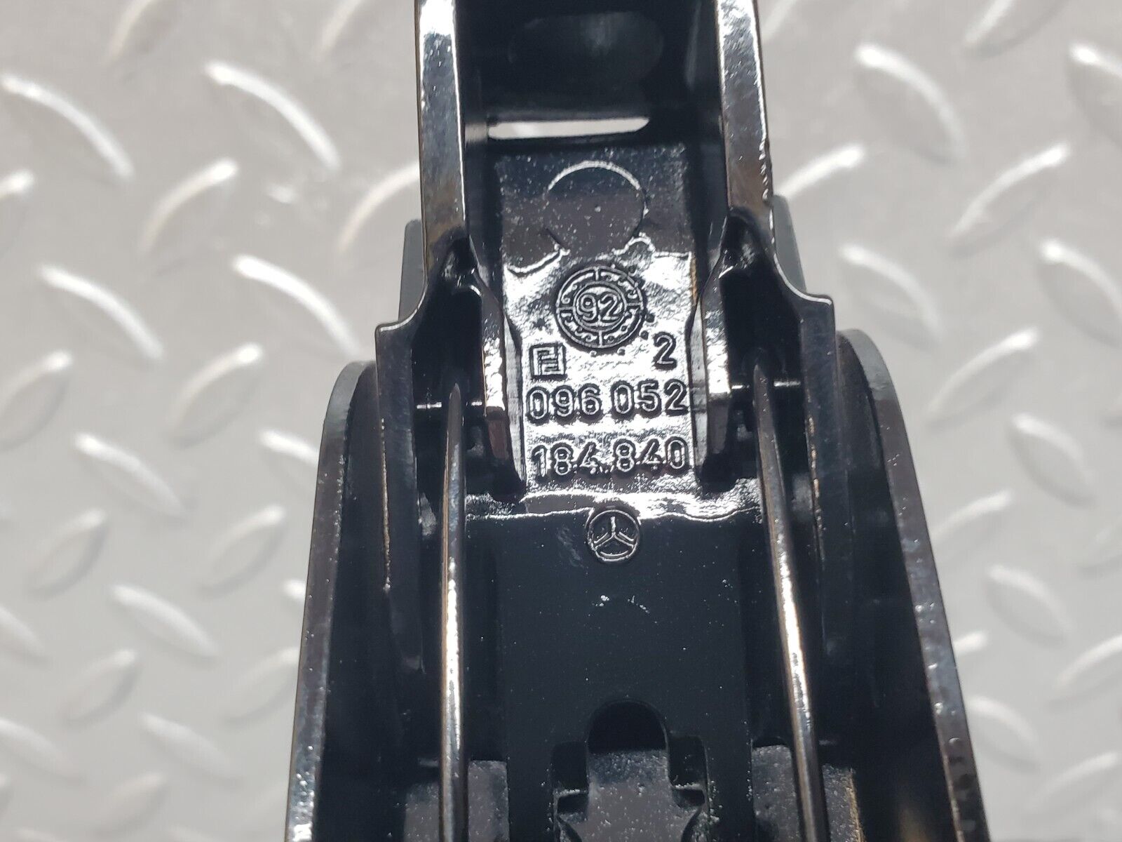 44793 Mercedes-Benz W124 220E Wiper Arm 096052184840