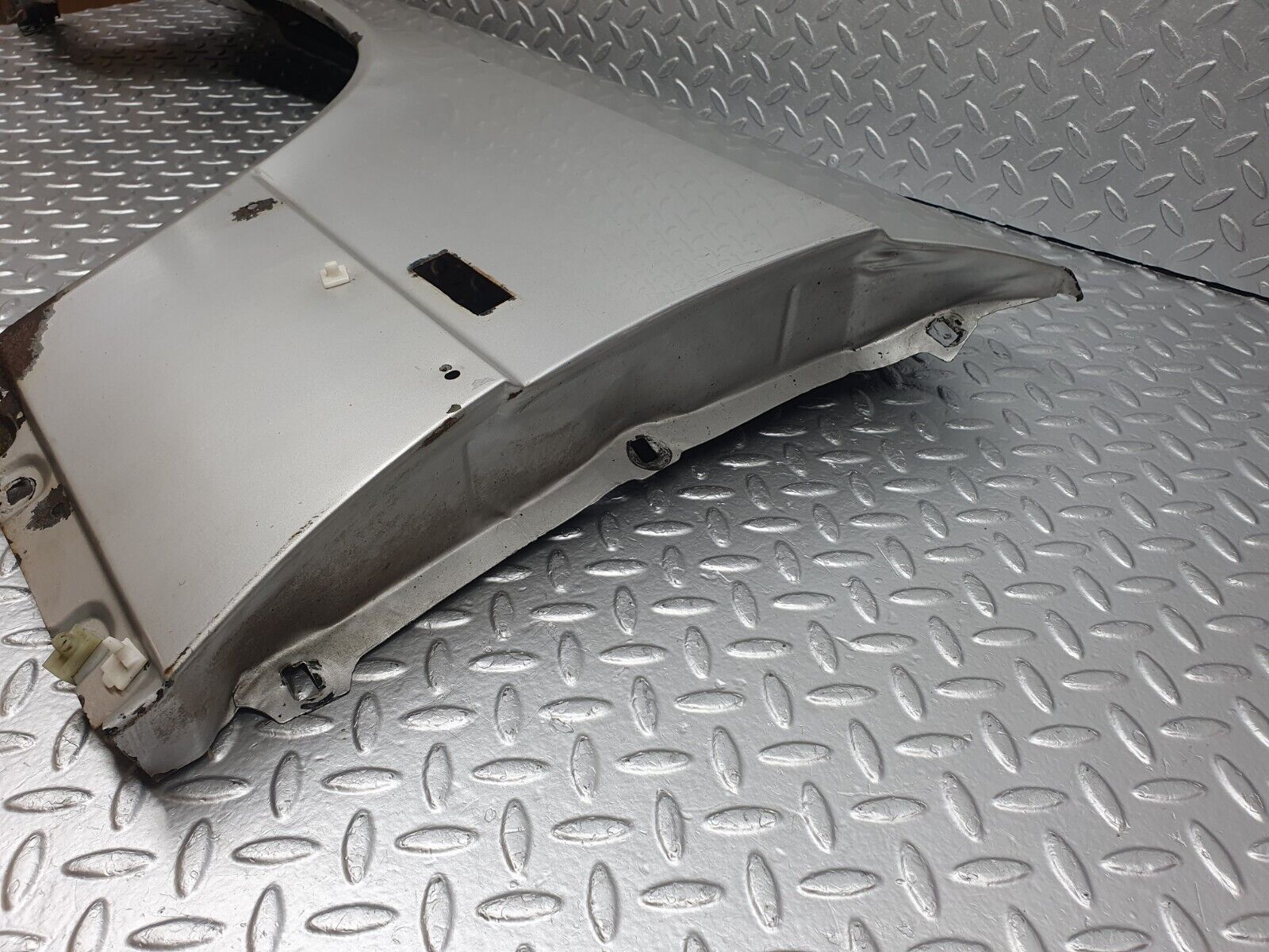 42876 Mercedes-Benz W201 190 2.0L Front Left Wing Fender