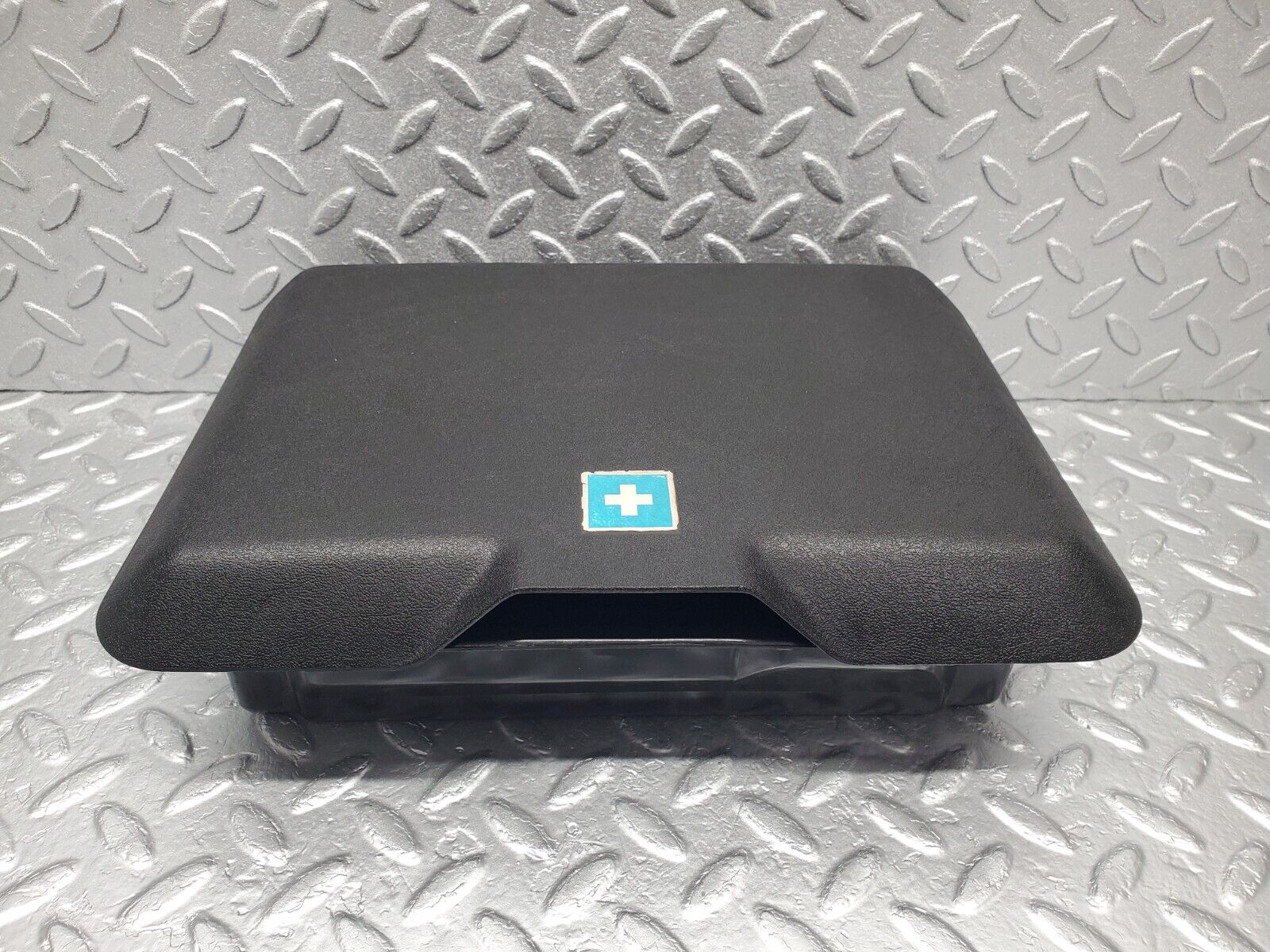 46452 Mercedes-Benz C123 280CE Coupe First Aid Box 1238650353