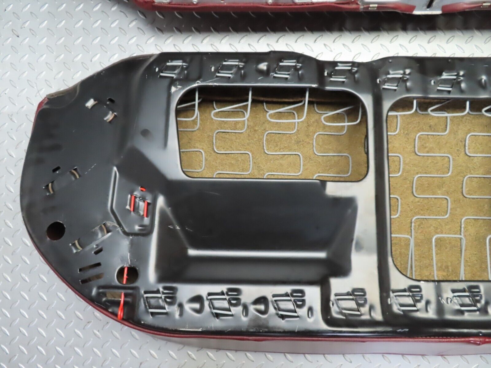 42909 Mercedes-Benz W126 300SE Rear Seat Red Leather 1269201716