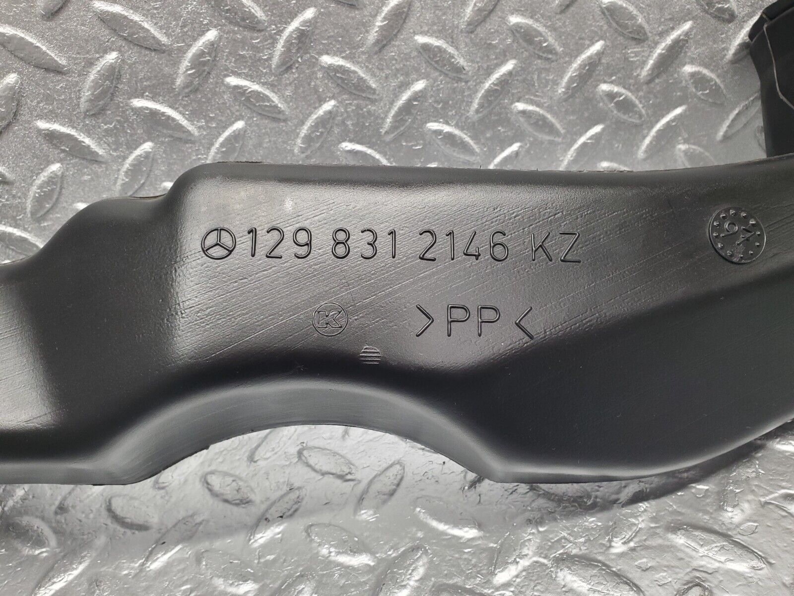 46881 Mercedes-Benz R129 320SL Coupe Air Vent Duct Left Side 1298312146