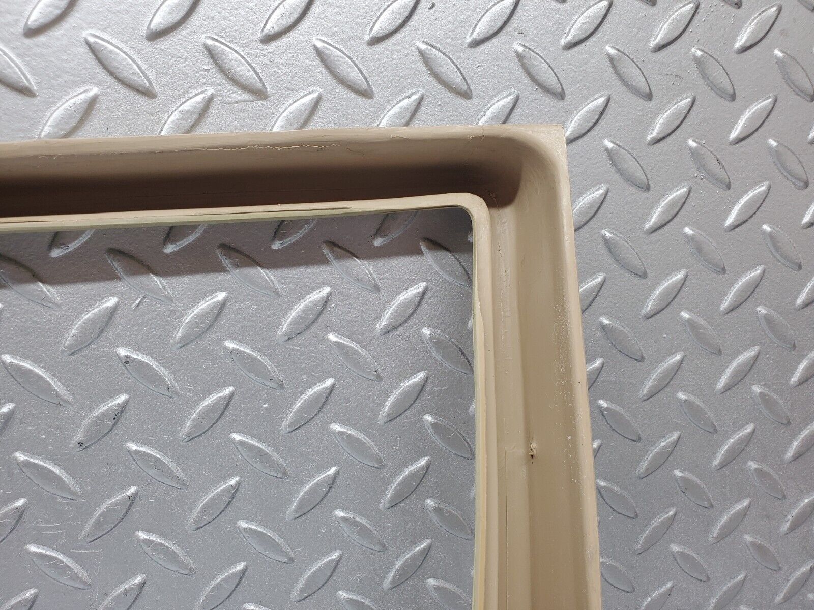 45861 Mercedes-Benz W126 420SE Front Left Door Window Frame Cover 1267250371