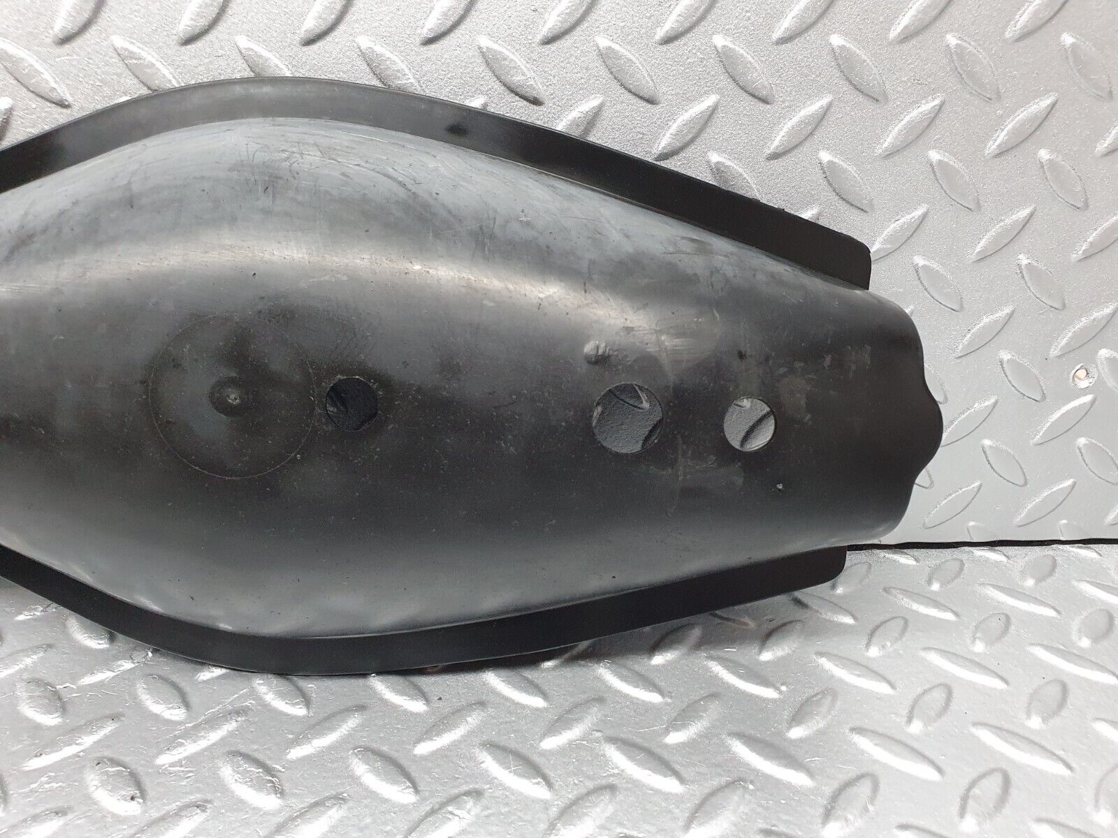 41779 Mercedes-Benz W202 C200 Rear Control Arm Cover 2x 1293520189 1293520188