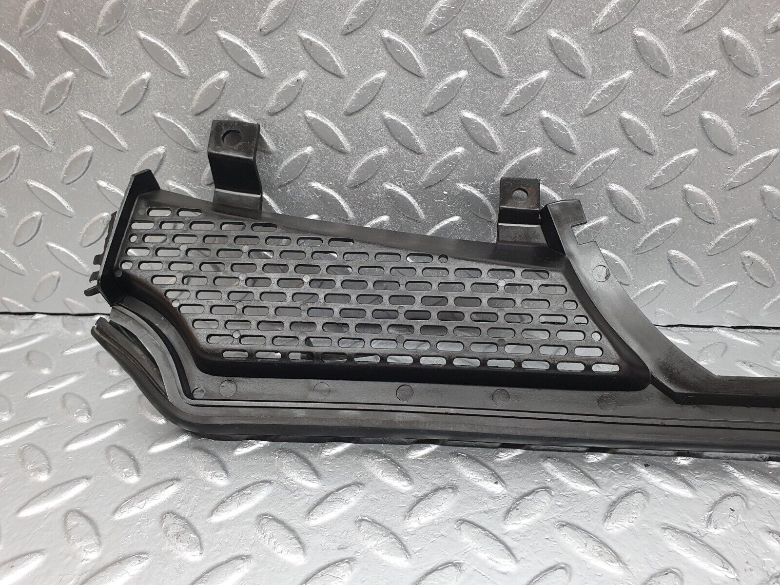 42589 Mercedes-Benz R129 320SL Coupe Windscreen Wiper Motor Cover Panel