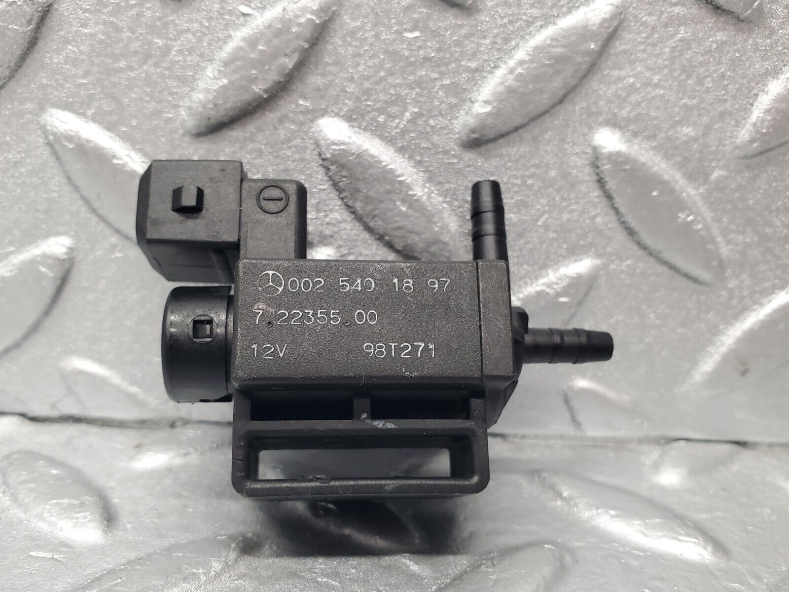 46790 Mercedes-Benz R129 320SL Coupe Vacuum Valve Pierburg 0025401897