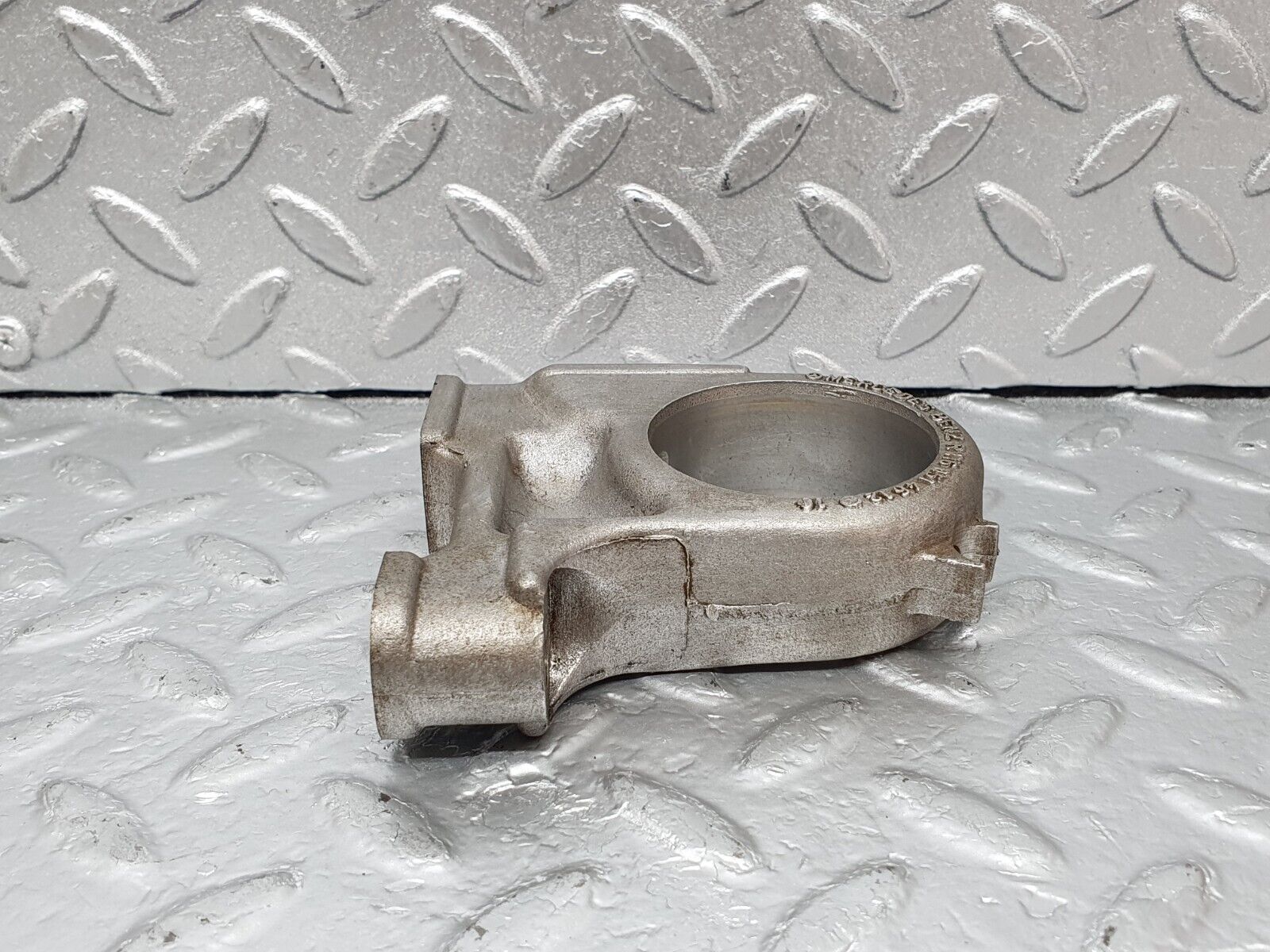 43800 Mercedes-Benz C126 380SEC Coupe Camshaft Tower Bearing 1160514612