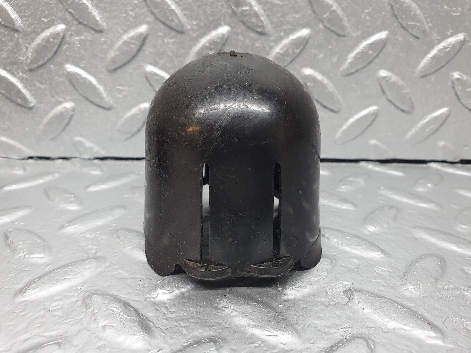 43092 Mercedes-Benz W108 280SE Rear Shock Absorber Top Plastic Cap 2X