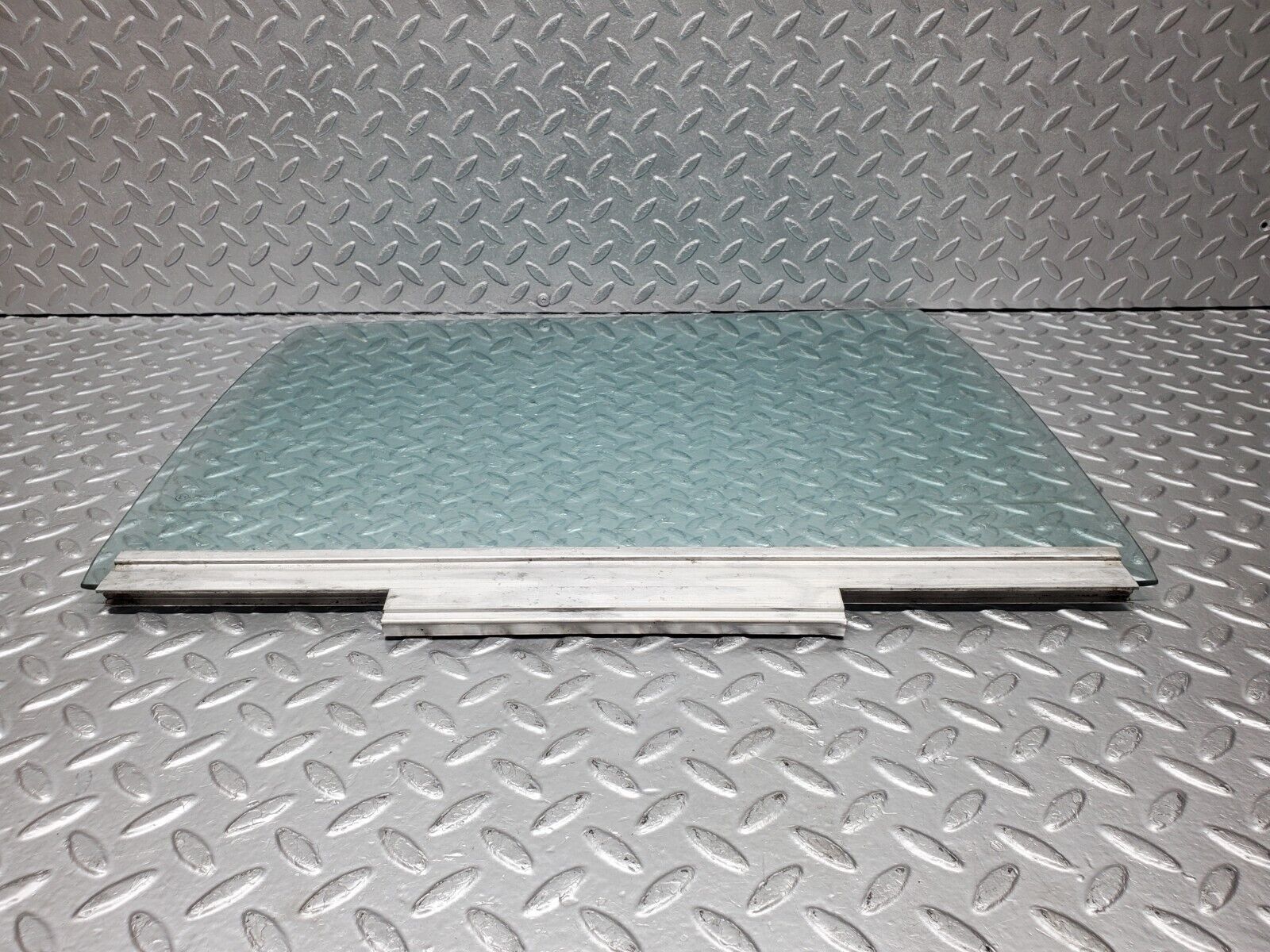 45798 Mercedes-Benz W126 420SE Rear Right Door Window Glass