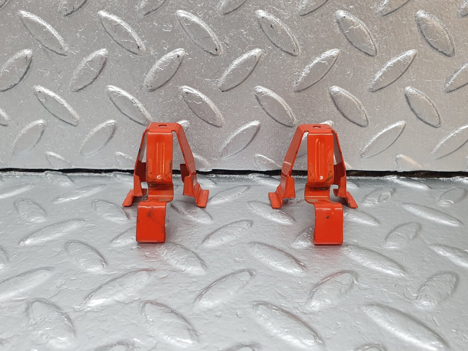 42527 Mercedes-Benz R129 320SL Coupe Rear Seat Holder 2x