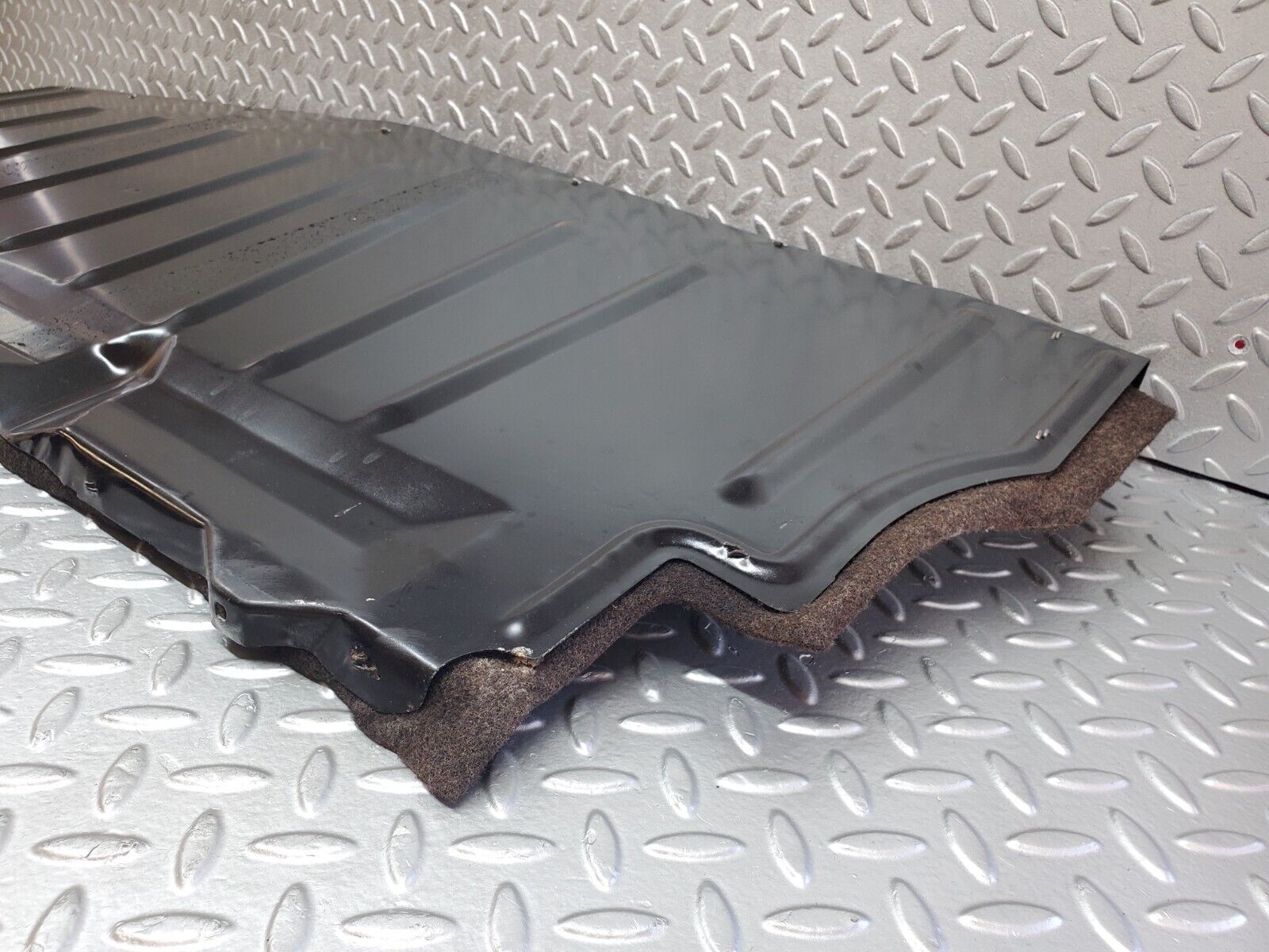 45699 Mercedes-Benz W126 420SE Fuel Tank Cover Plate