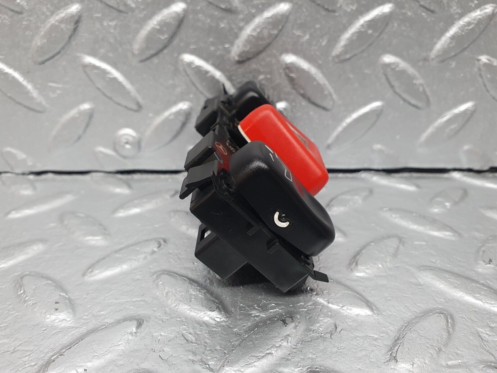 41866 Mercedes-Benz W202 C200 Hazard Warning Light Switch 2088200310