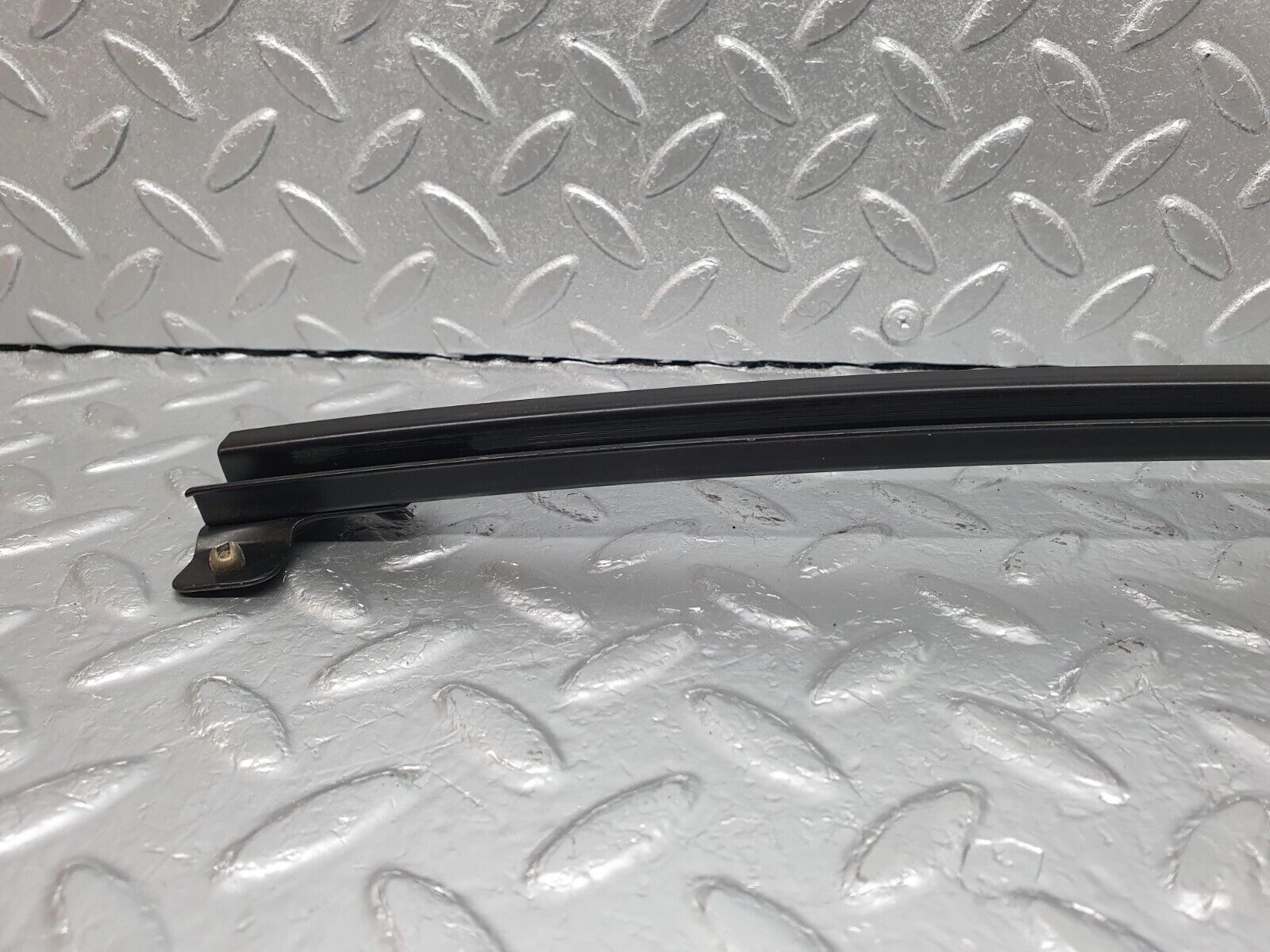 41965 Mercedes-Benz W202 C200 Front Left Door Window Channel