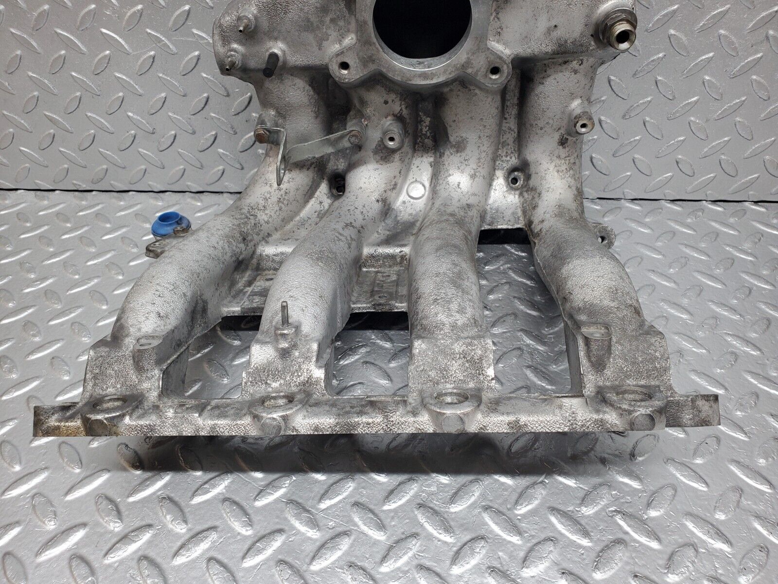 44869 Mercedes-Benz W124 220E Intake Manifold 1111411201