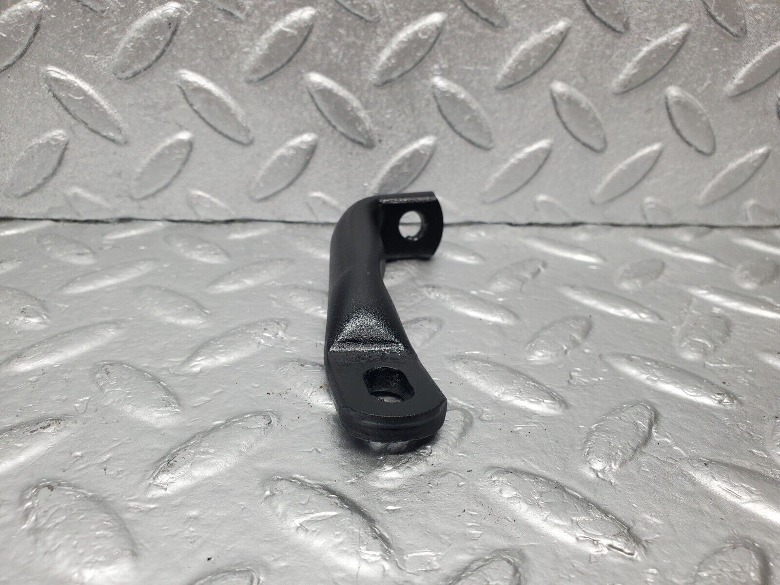 46647 Mercedes-Benz C123 280CE Coupe Power Steering Pump Holder Bracket