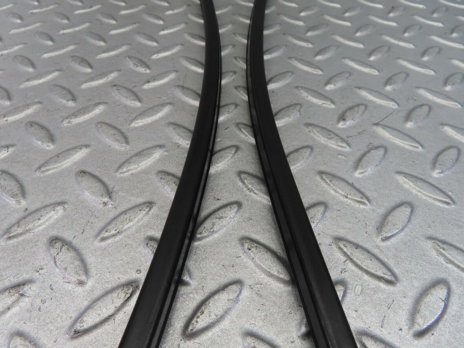 8102 Mercedes-Benz M180 Engine Valve Cover Gasket Seal