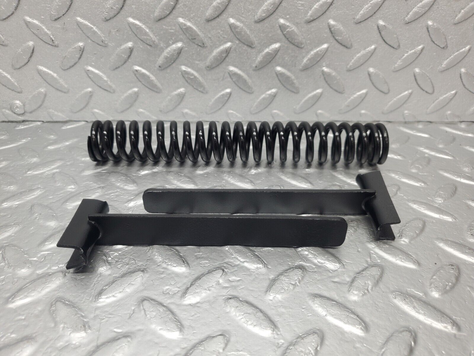 46131 Mercedes-Benz W105 PONTON Trunk Lid Hinge Spring