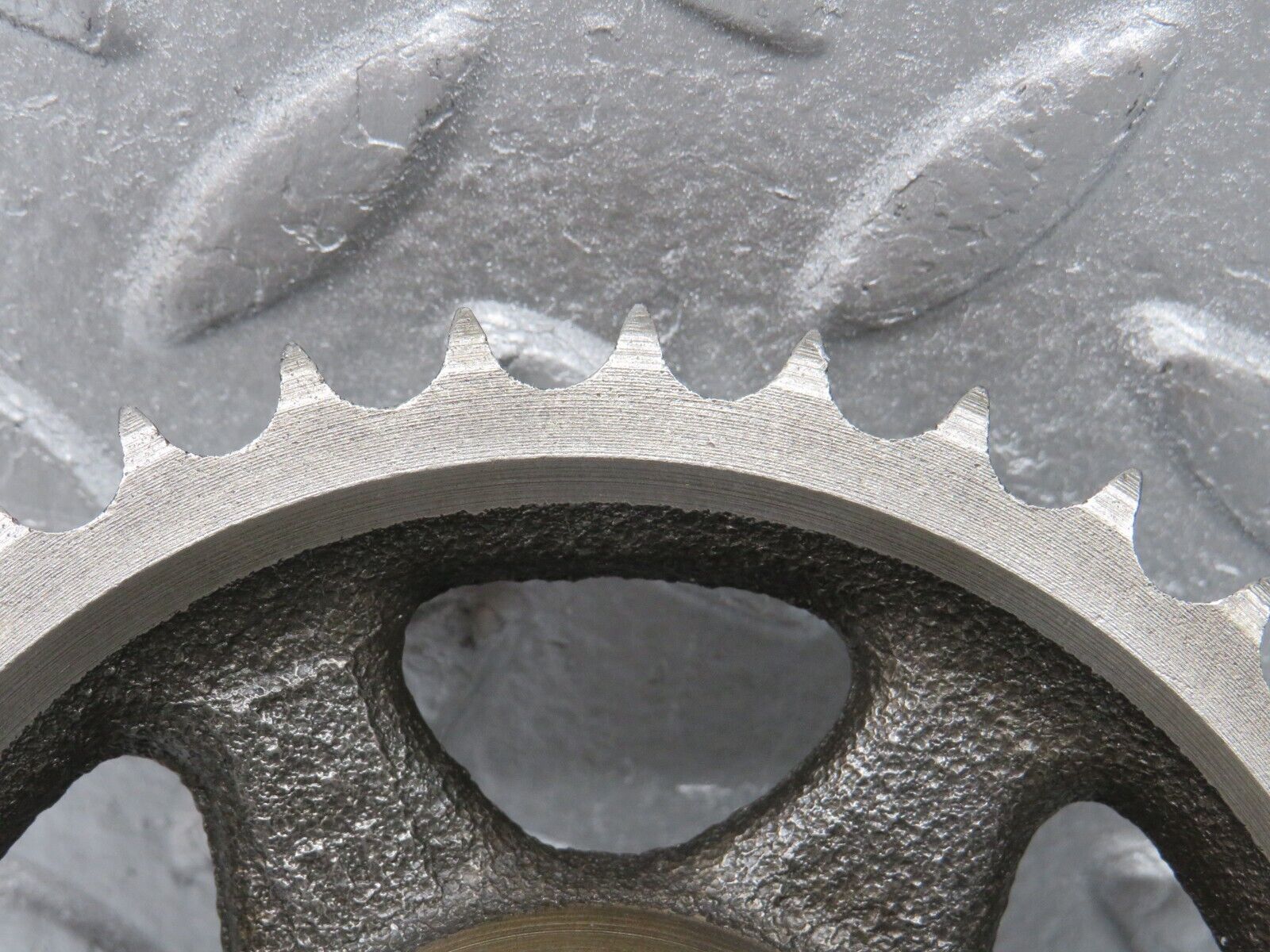 39145 Mercedes-Benz R107 500SL Timing Gear Sprocket 1160770312