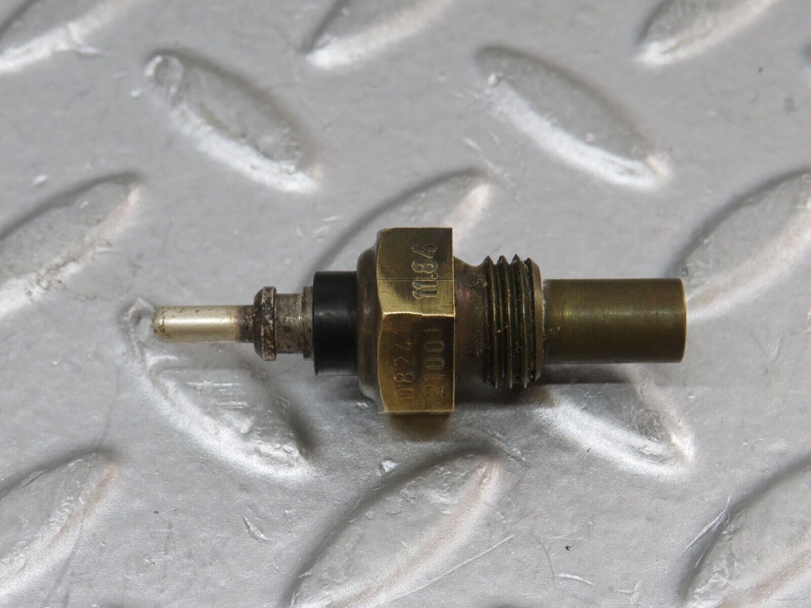 35514 Mercedes-Benz R107 280SL Coolant Temperature Sensor Beru 005542261